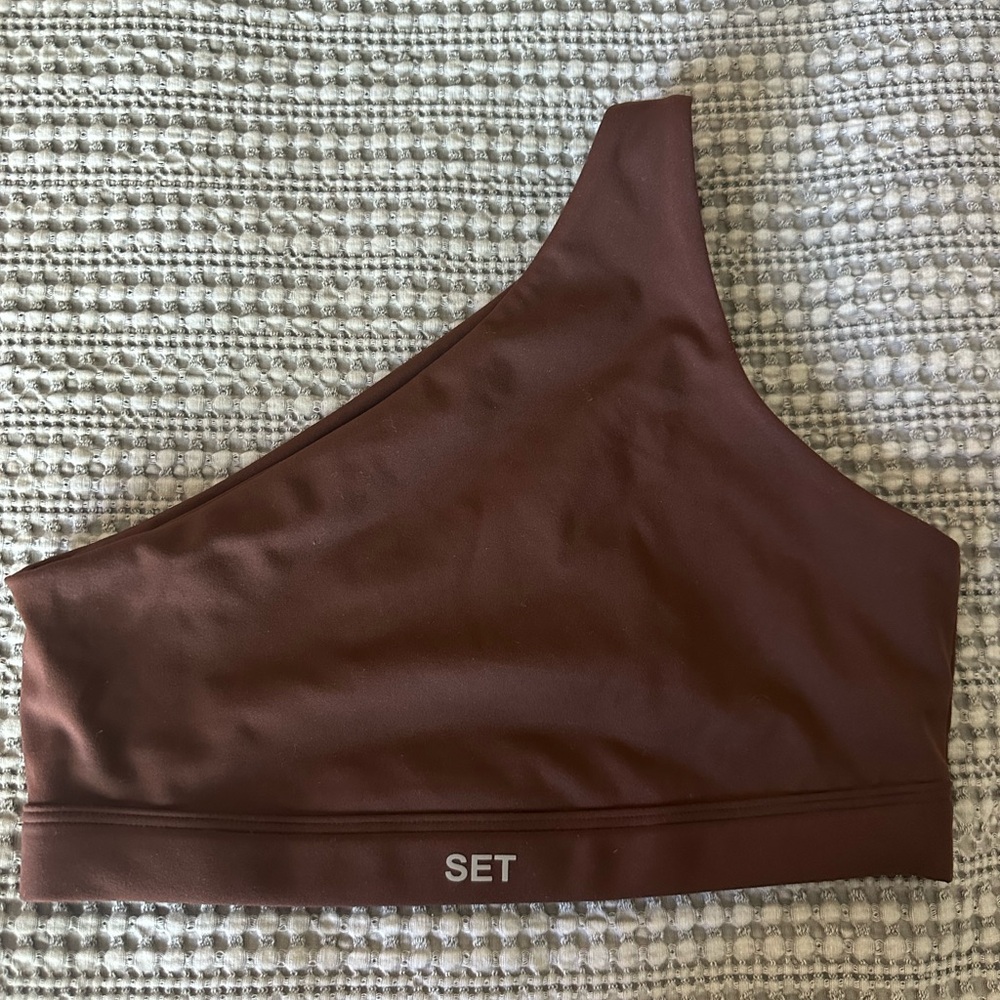 Set Active Luxform Bra in Coco. Size small. Brand new without tags.